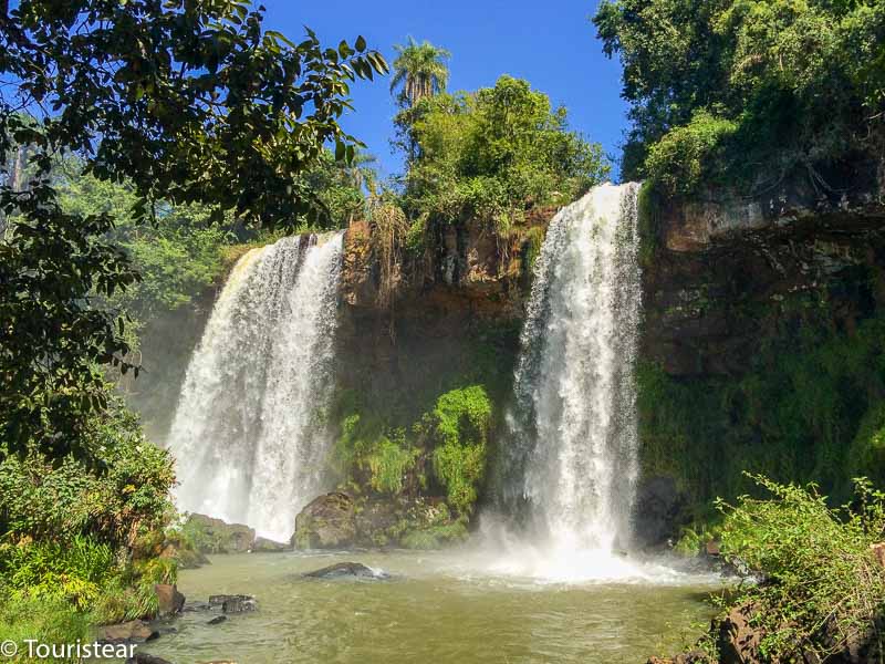 Cataratas del Iguazú, Argentina. 2 hermanas