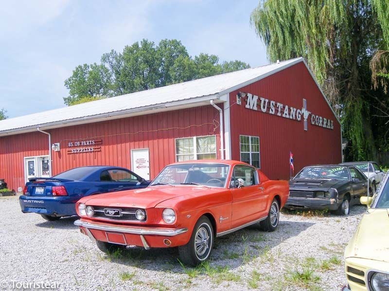 Route 66, Mustang corral