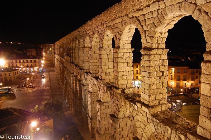 Segovia en un dia acueducto de noche