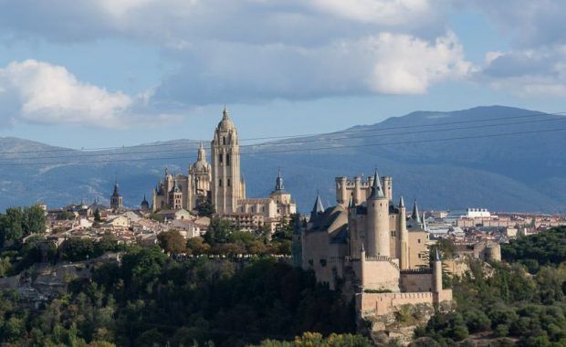 Segovia en un dia - vista del alcazar