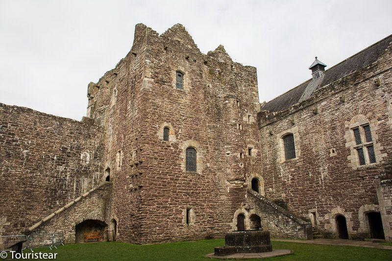 castle-leoch-doune-castle-Outlander