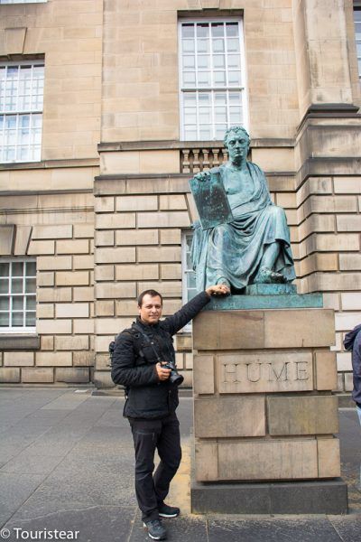 Statue of Hume Fer, Edinburgh, Scotland