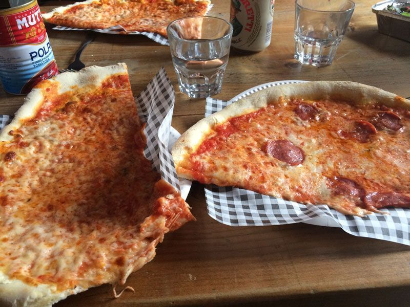 24 hours in Edinburgh - Pizza in Civerinos