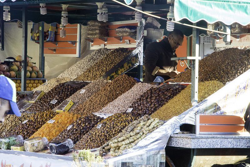 Un vendedor de especias que debes visitar cuando planees un viaje a Marruecos