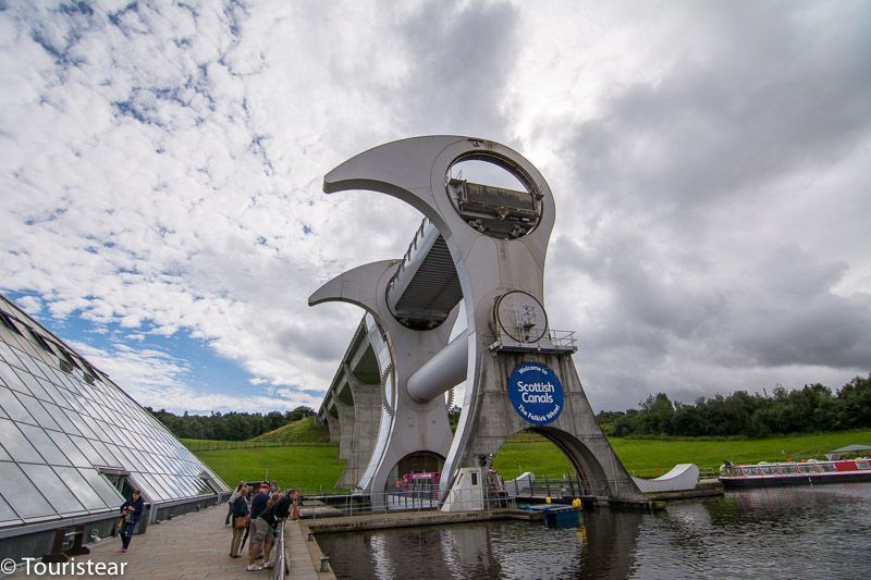 Falkirk wheel. El ascensor de barcos.