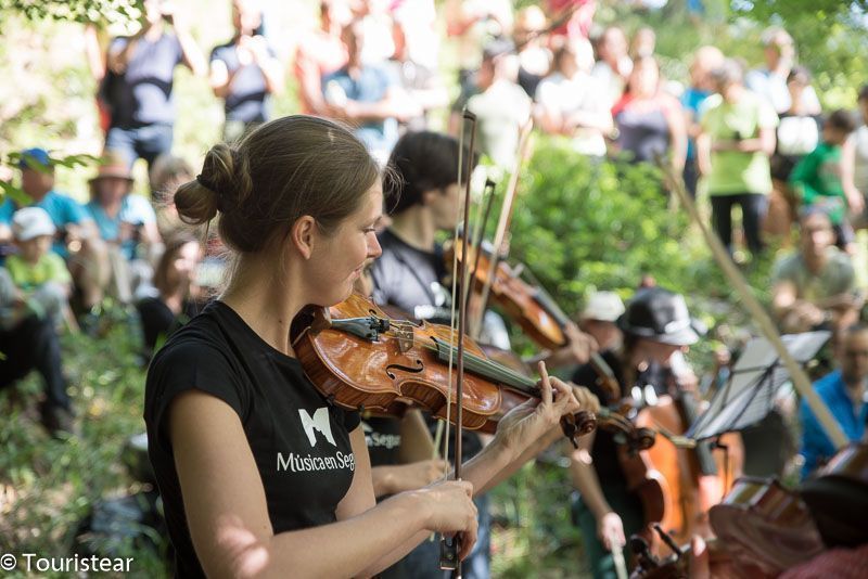 Recintos al aire libre para escuchar música clásica y festivales