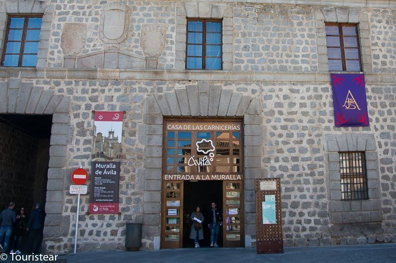 casa de las carnicerias avila, entrada a la muralla