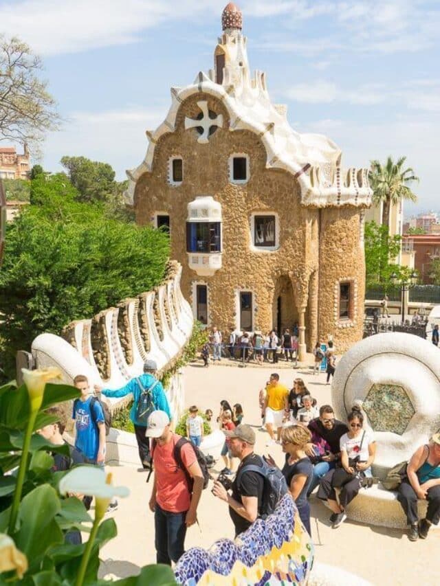 Visit the Park Guell of Barcelona, how to get around Barcelona
