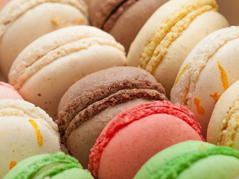 learn how to do macarons when it rains in Paris