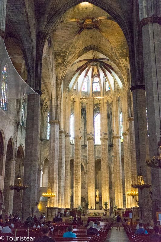 un fin de semana en barcelona, interior iglesia del mar