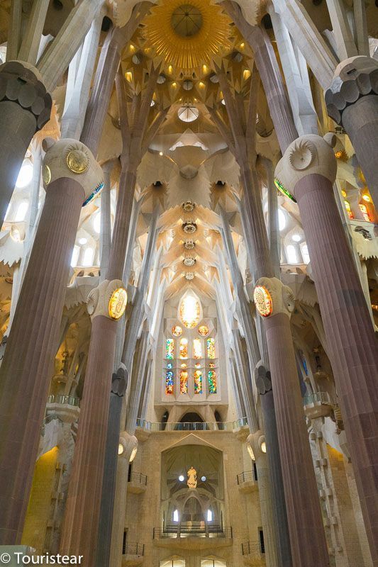 un fin de semana en barcelona sagrada familia, interior