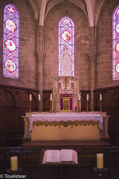 What to see in Guerande, notre dame la blanche church, France