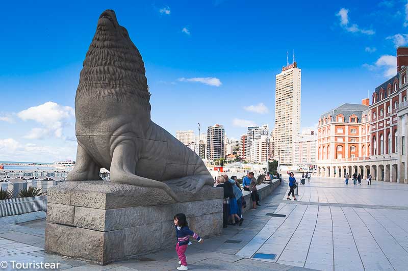 Estatua lobo marino Costa Mar del Plata