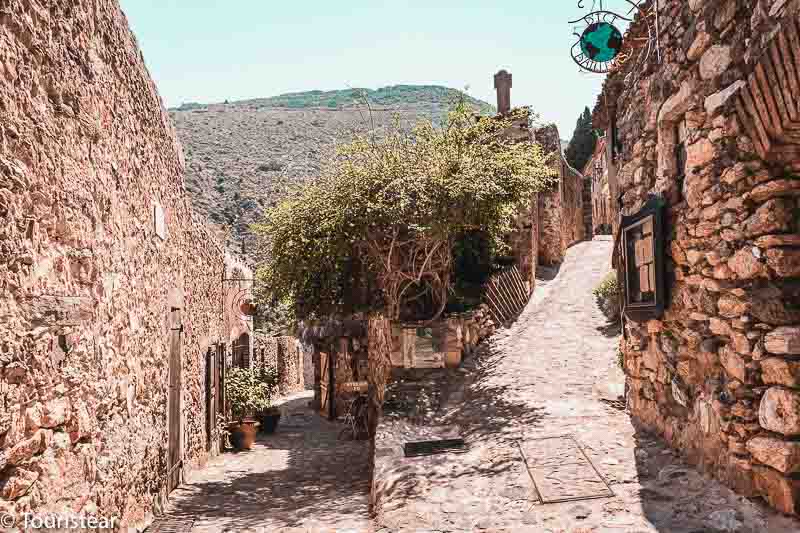 Castelnou, road trip through the south of France