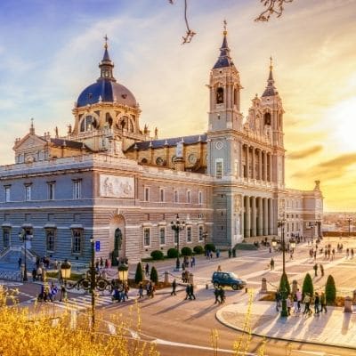 Palacio Real de Madrid al atardecer