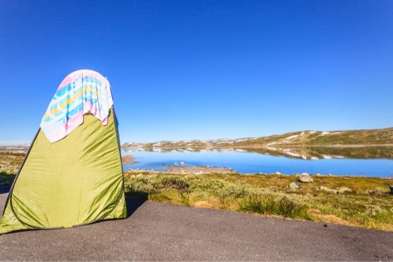 Duchas Portátiles para acampada: ¡Nuestra MEGA GUÍA!