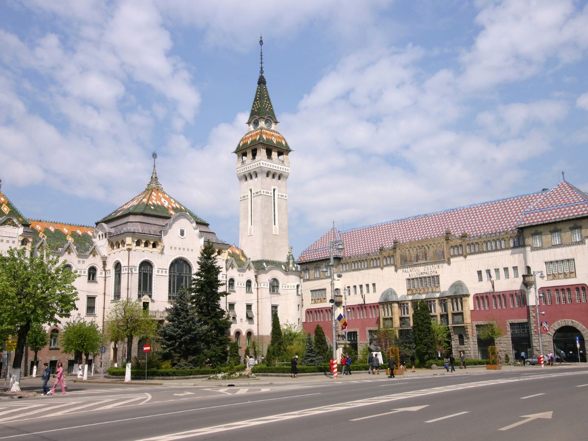 Roads in front of the buildings in Târgu Mureș, Romania