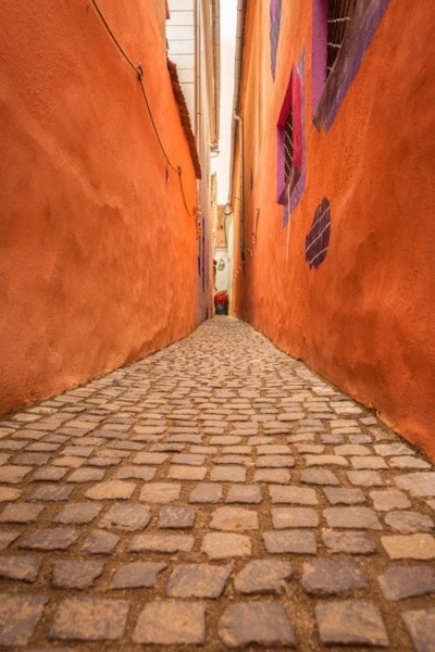 Strada Sforii, narrowest streets in the entire world