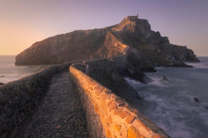 san juan de Gaztelugatxe al atardecer