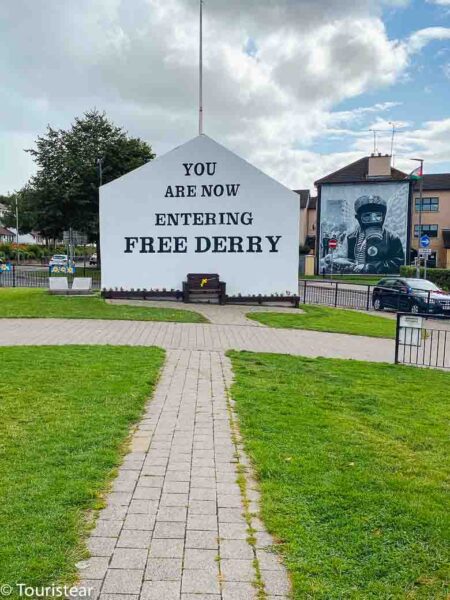 Sign You are now entering free Derry
