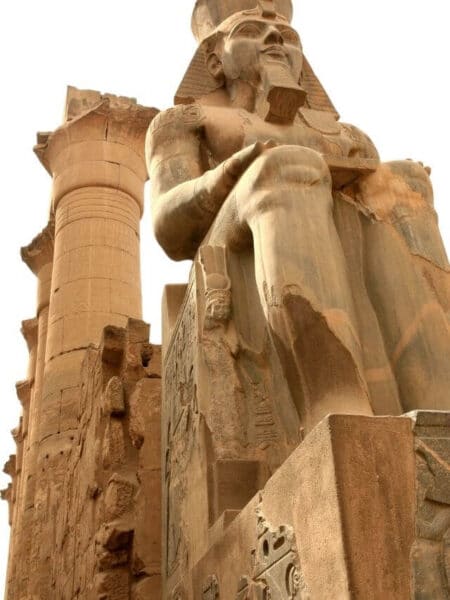 Estatua en el Valle de los Reyes, Luxor, Egipto