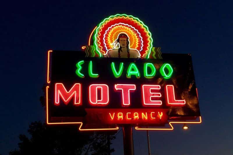 Cartel de Neon de El Vado Motel