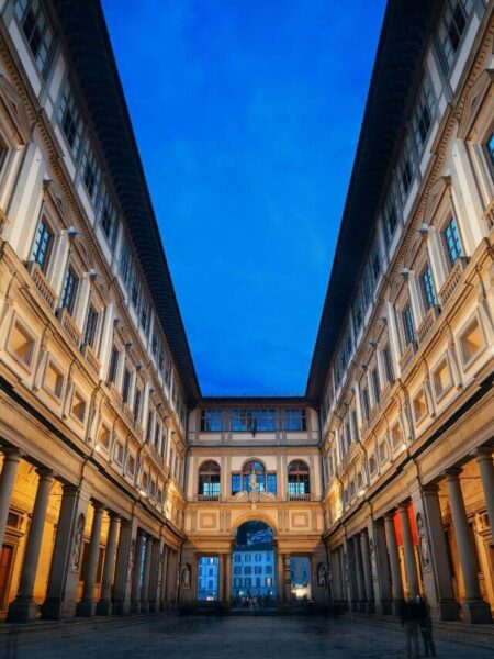 Palacio Uffizi de noche