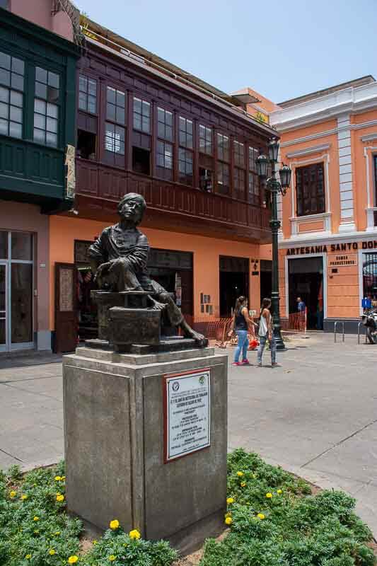 Santo domingo handicrafts, Lima