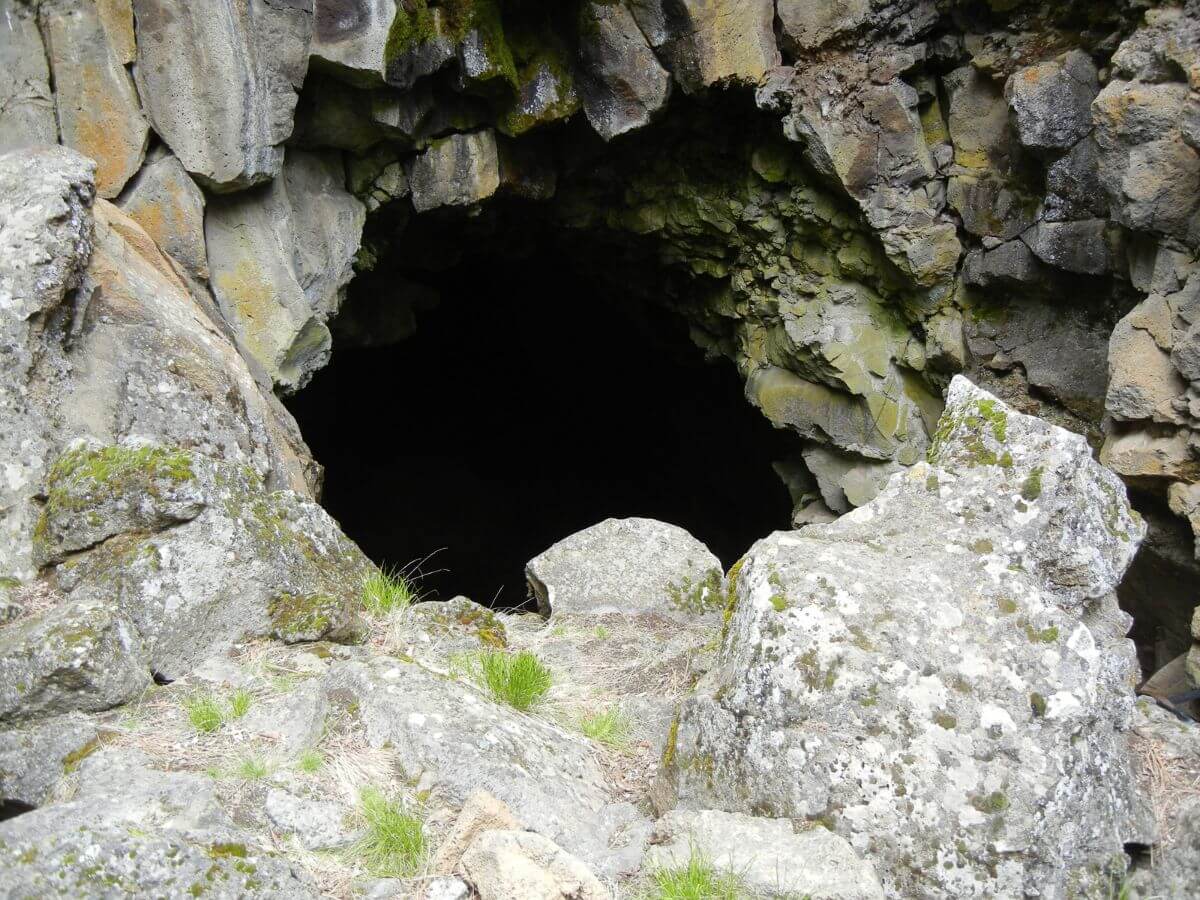 Flagstaff Arizona Best Things To Do 2024 Touristear Travel Blog   Lava River Cave Entrance Flagstaff 